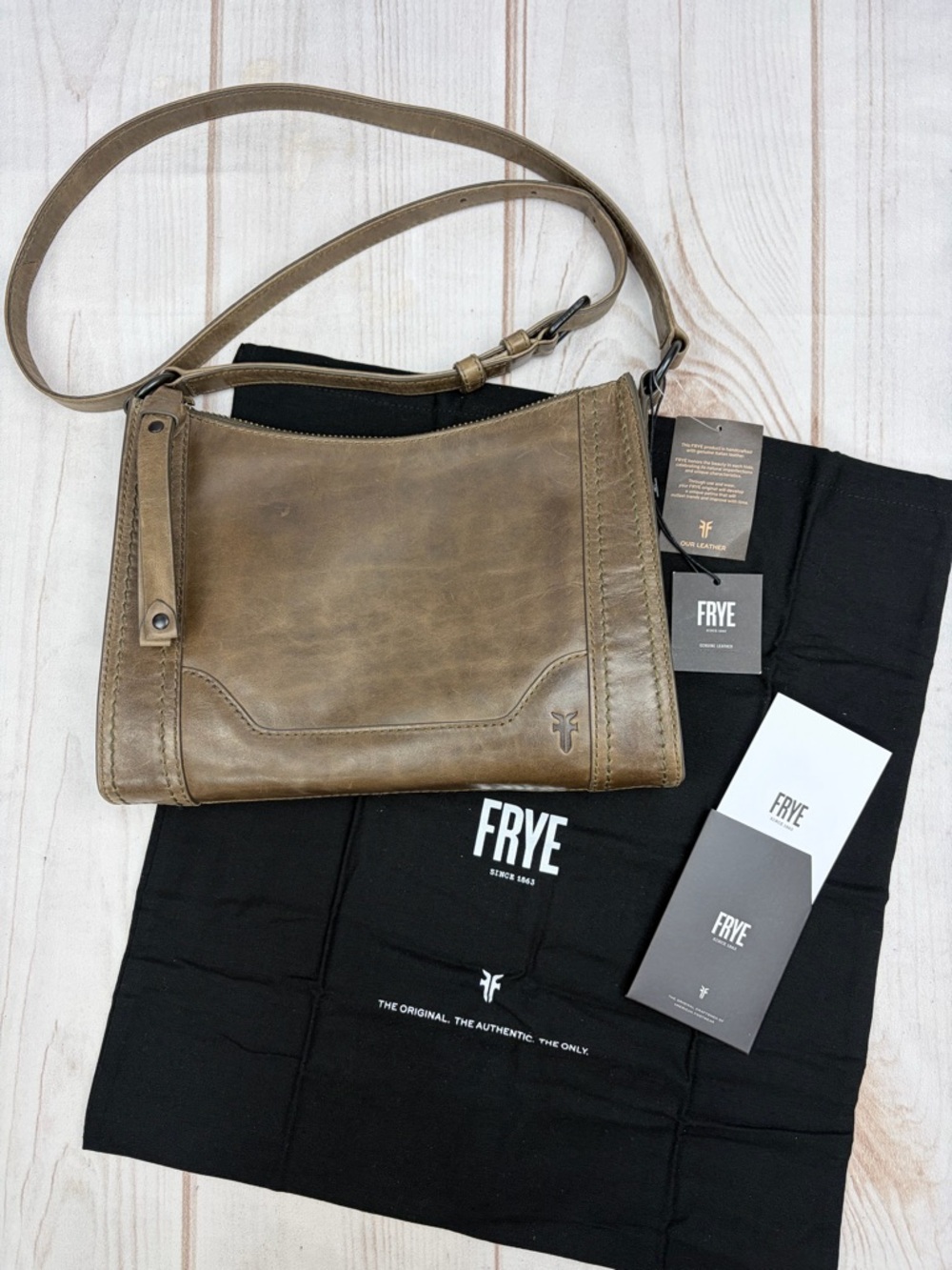 NWT FRYE Melissa Zip Adjustable Strap Leather Crossbody + Dust Bag - Picture 2 of 16